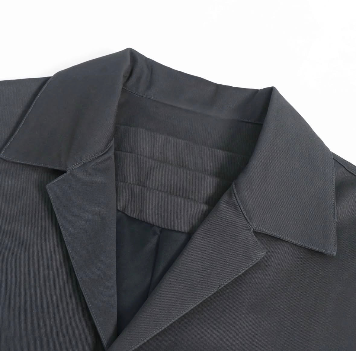 Clasp shirt