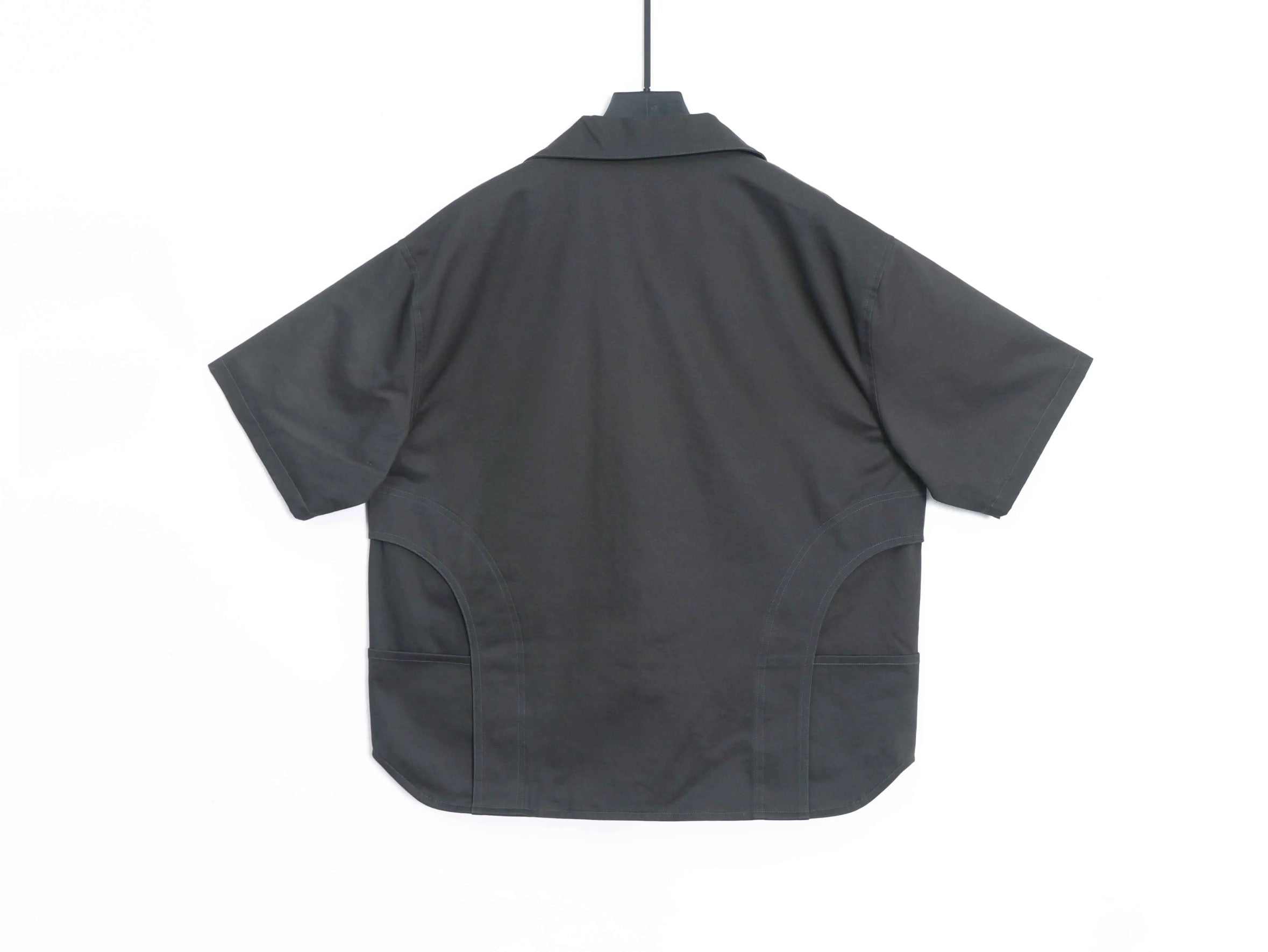 Clasp shirt