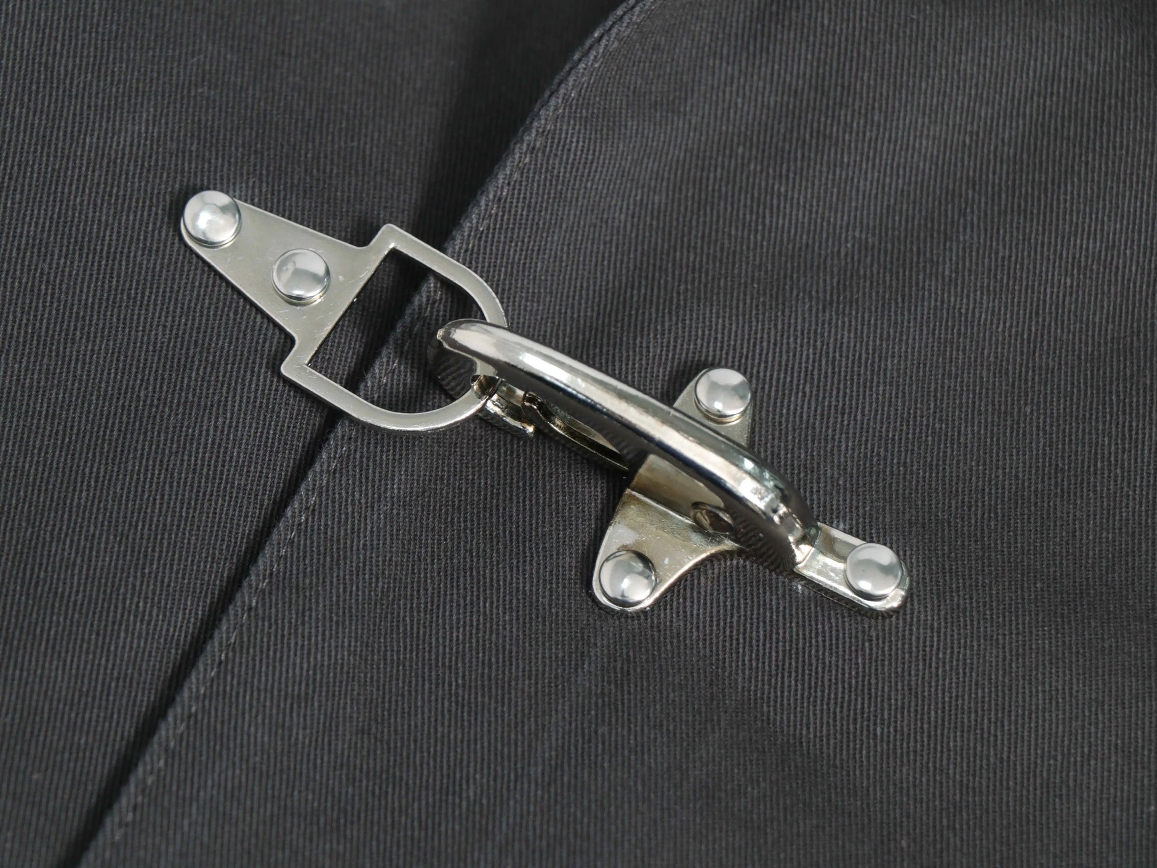 Clasp shirt