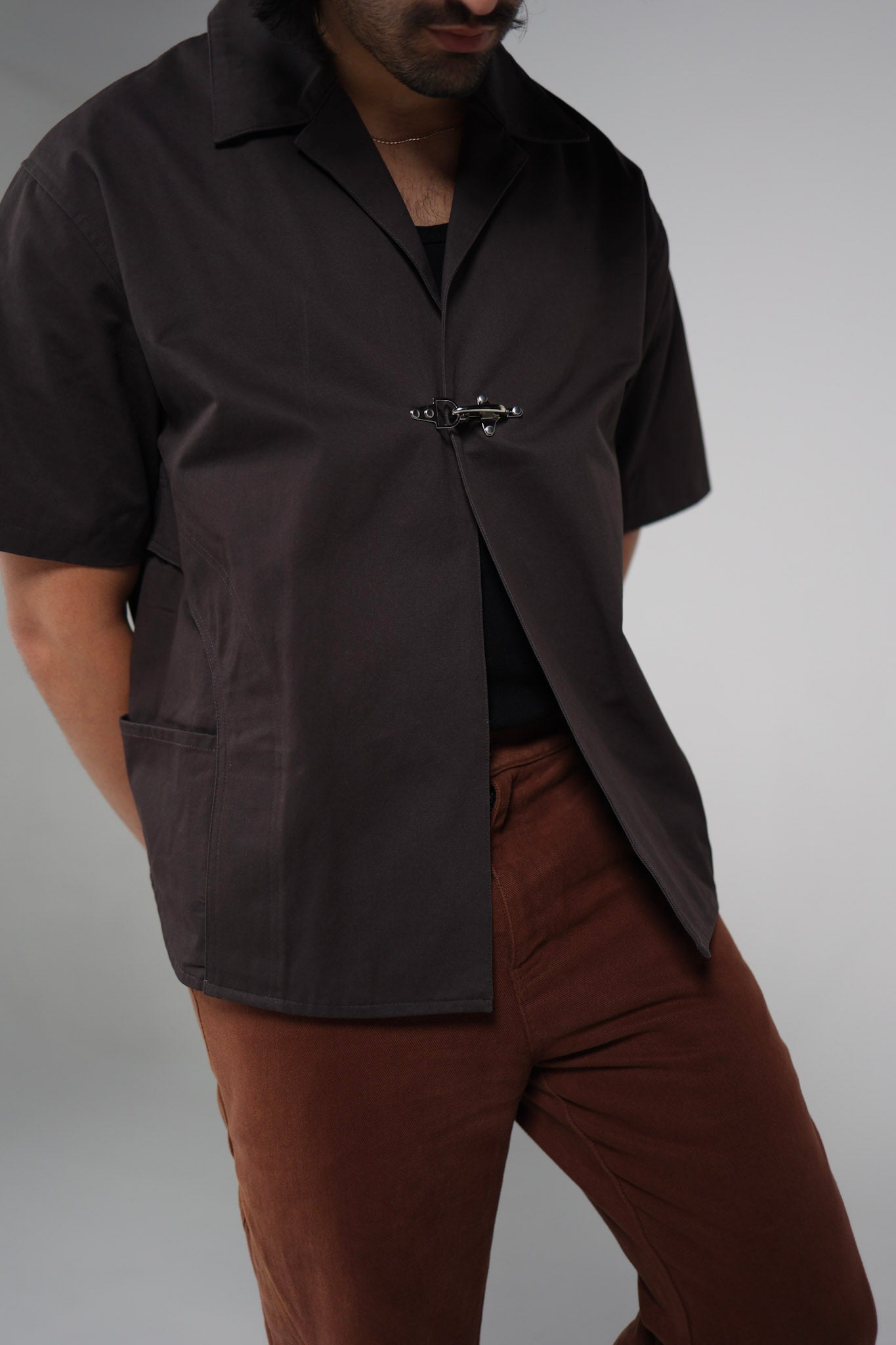 Clasp shirt