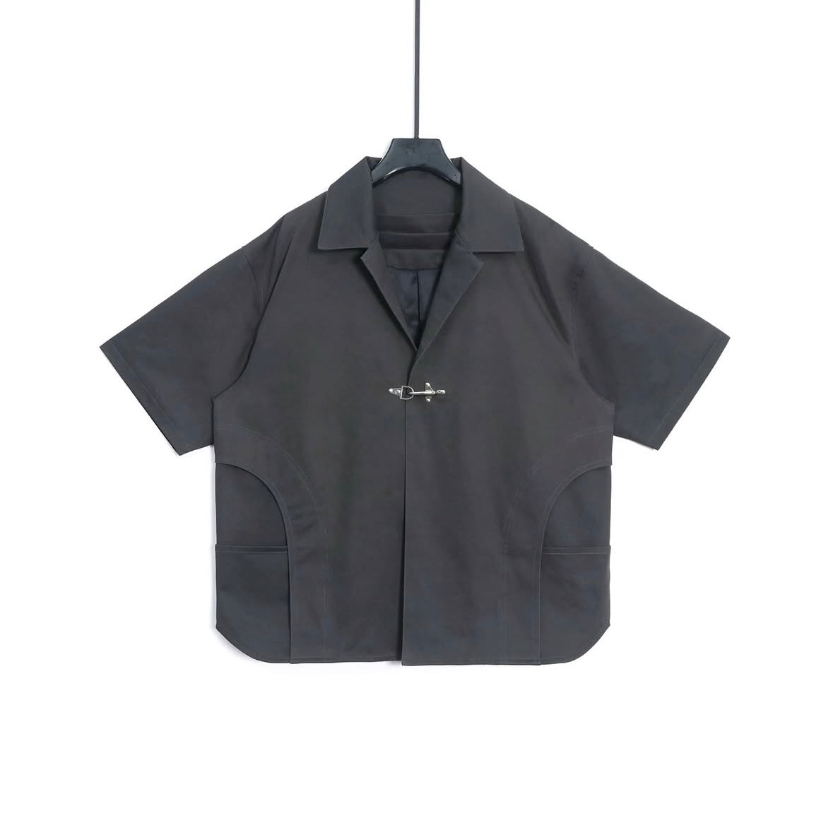 Clasp shirt